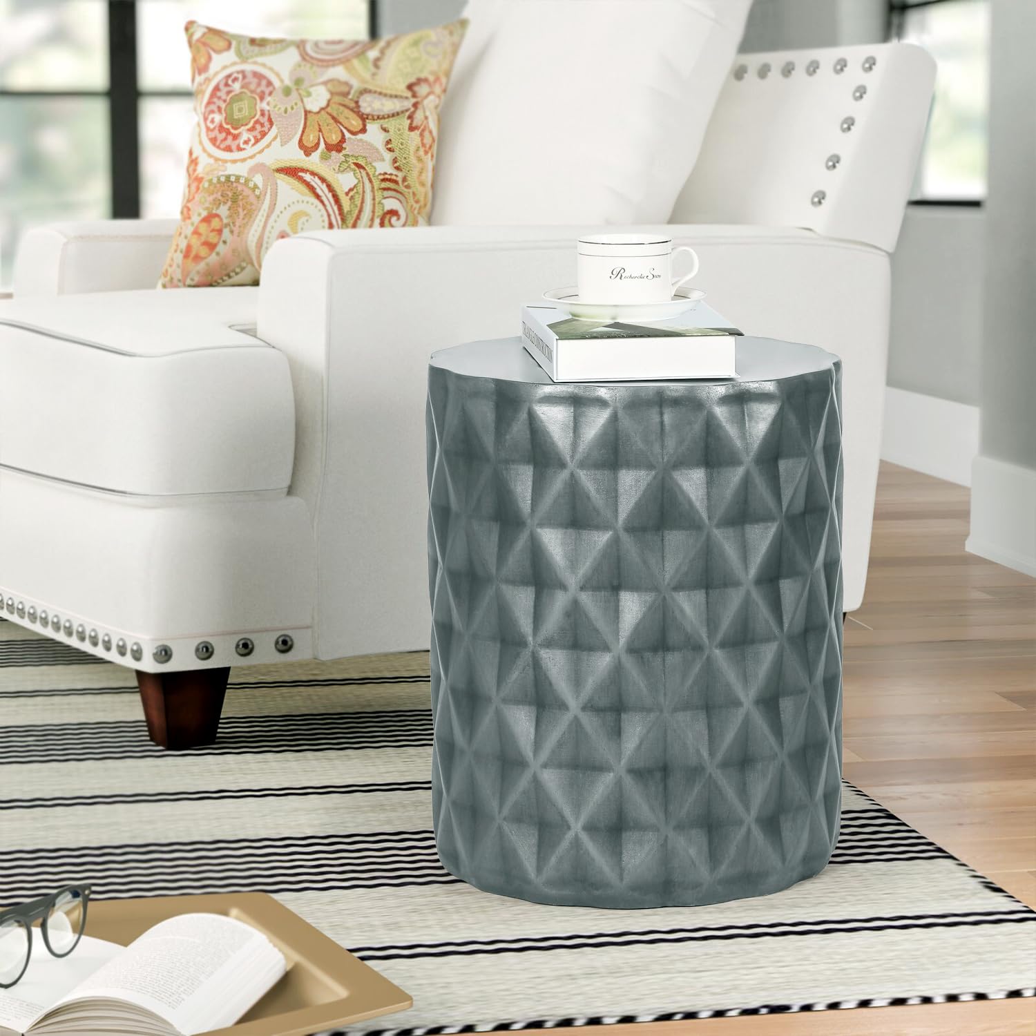 Modern Round Concrete Side Table, Indoor Outdoor Accent End Table Coffee Table