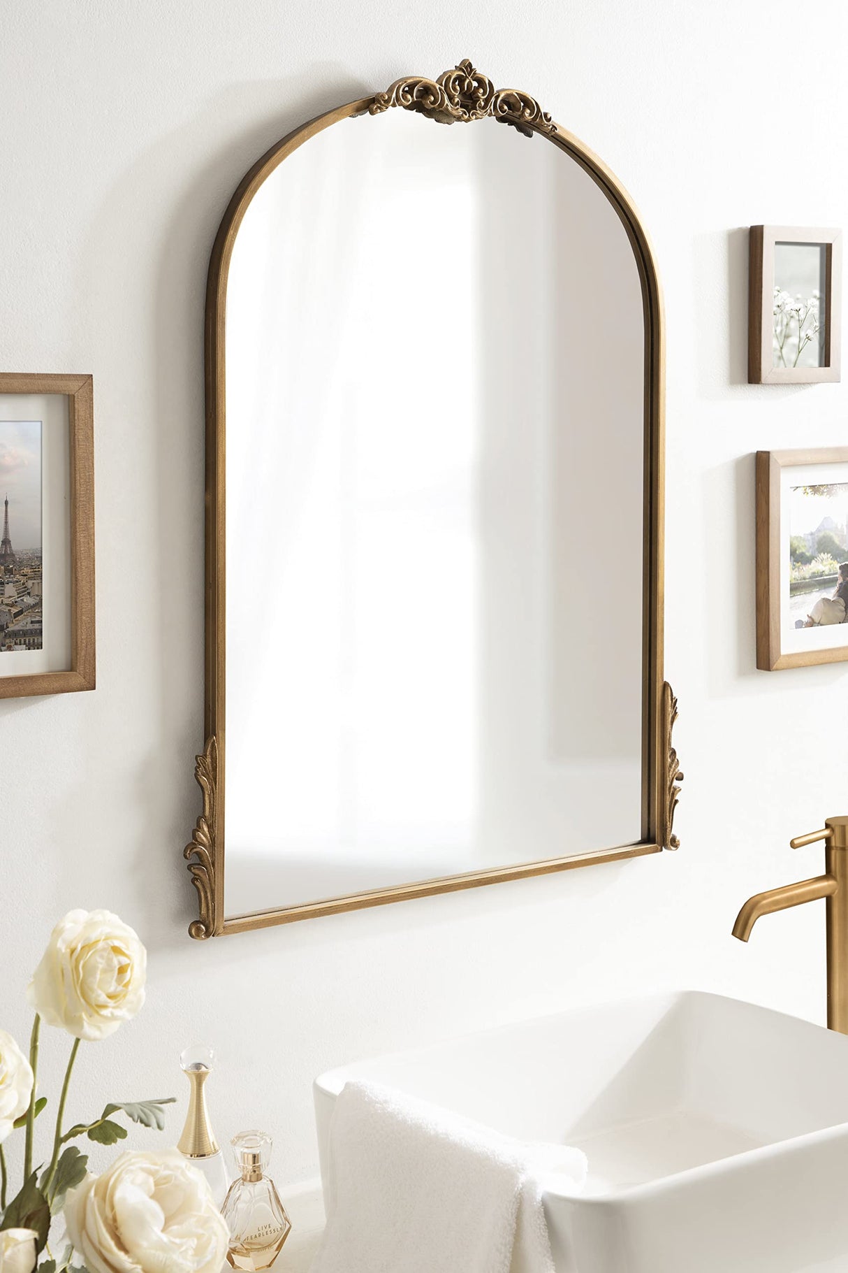 Myrcelle Traditional Arched Mirror, 25 x 33, Gold, Decorative Large Arch Mirror with Ornate Garland Detailing Along The Crown and Edges of The Frame