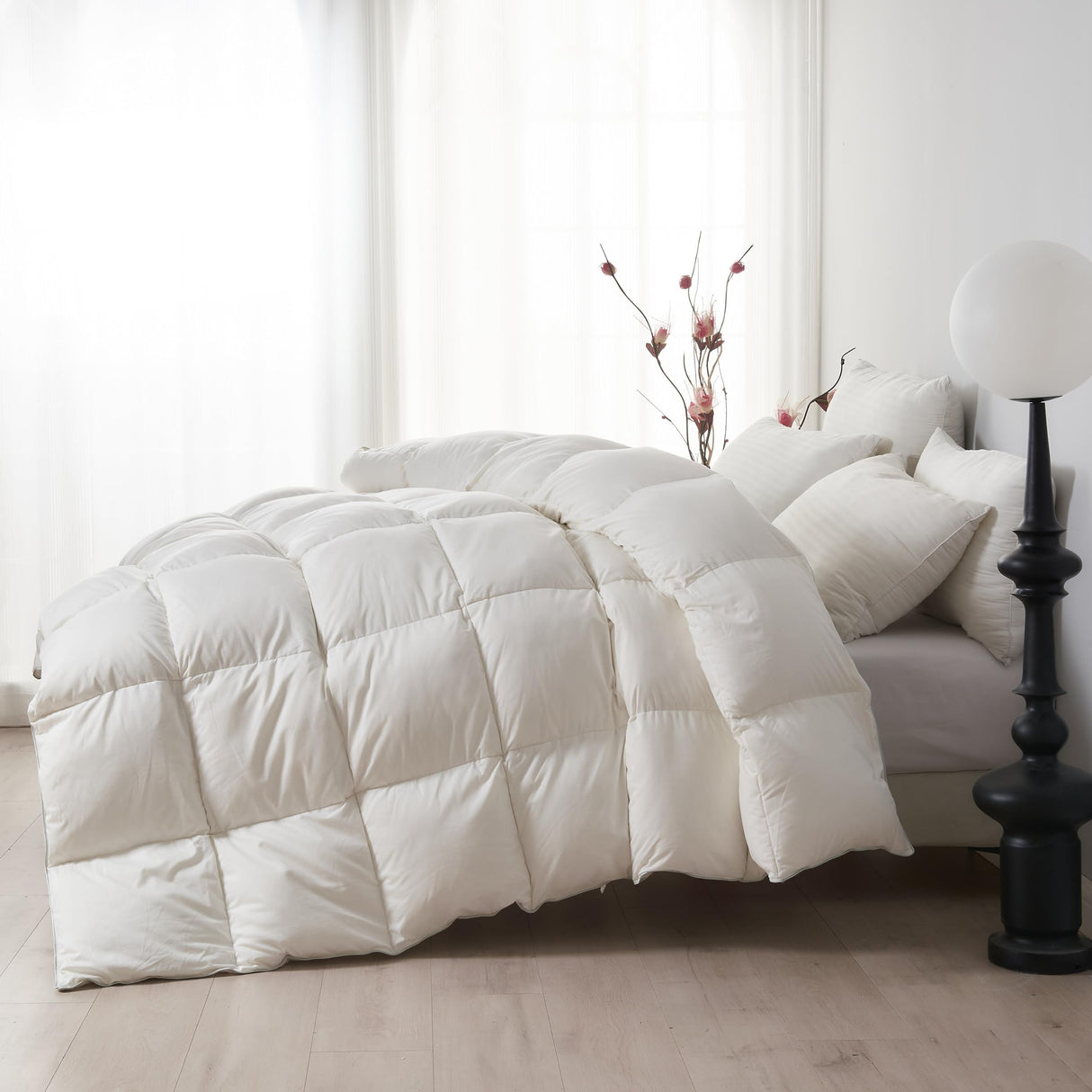 Luxury Feather Down Comforter Queen Size, Ultra-Soft Cotton-Blend Fabric