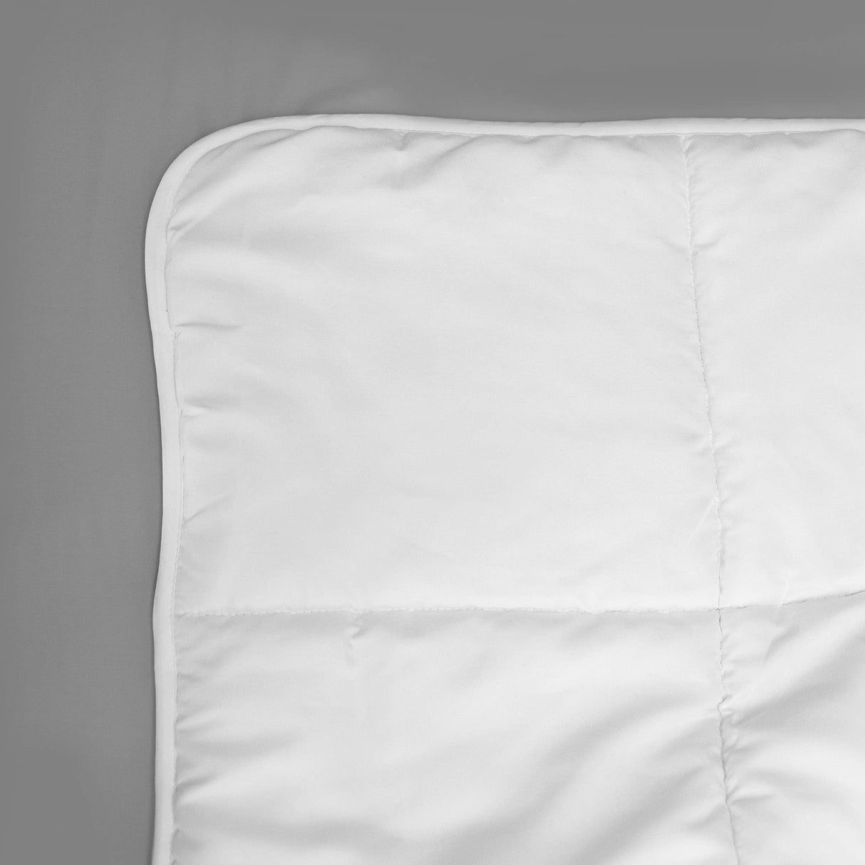 Fresh and Clean Comforter, King, White