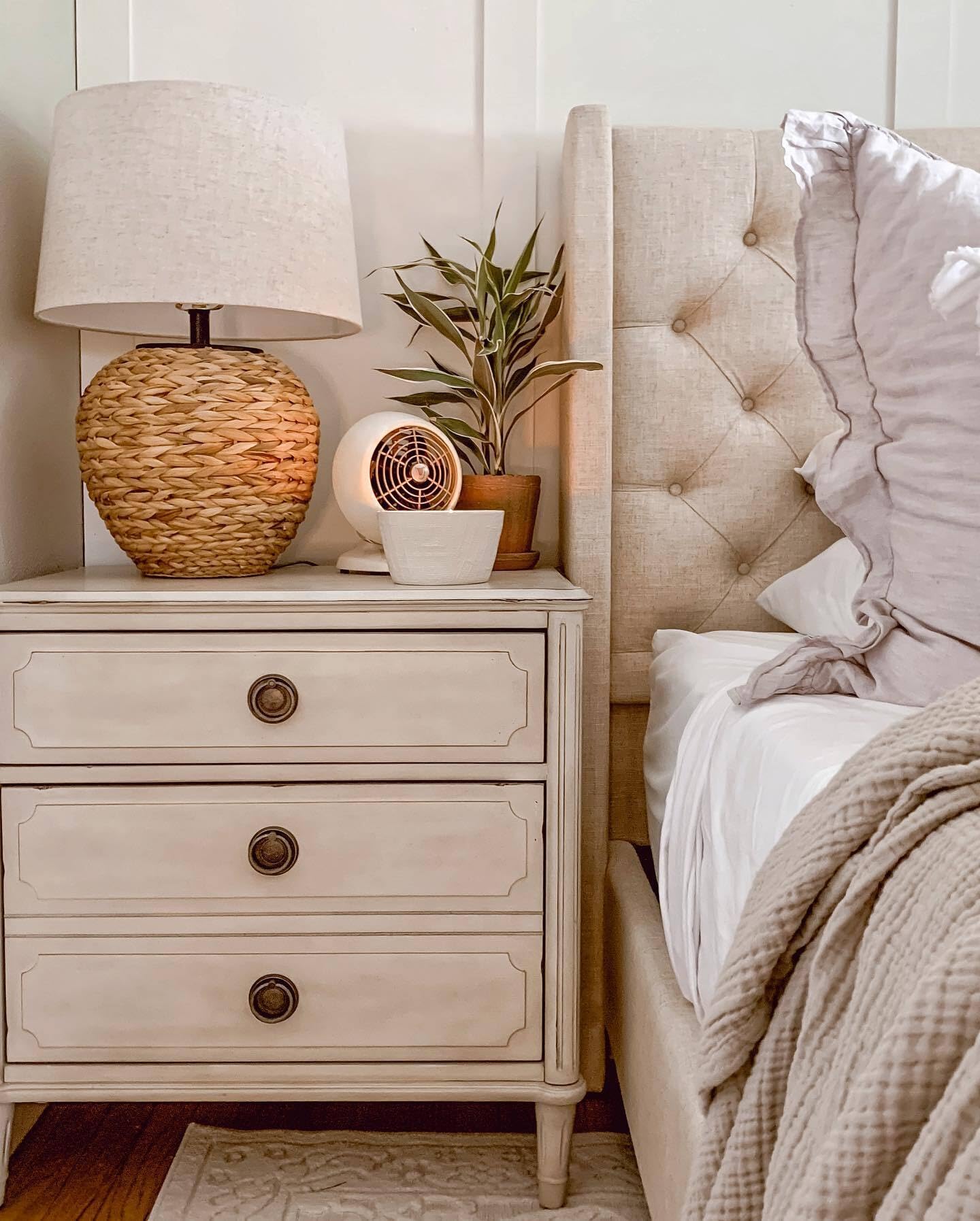 Banana Leaf Basket LED Table Lamp Coastal Cottage Industrial Bedside Desk