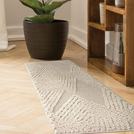 Palafito 8x10 Geometric Shag Diamond High-Low Pile Textured Indoor Area Rug (White