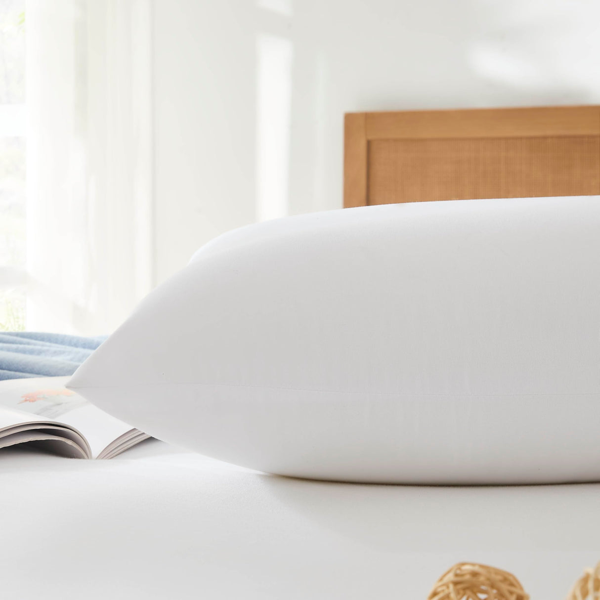 Bed Pillows for Sleeping - Breathable & Comfortable, Ideal for Side
