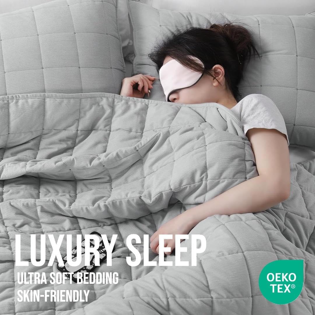 Oversized Queen Quilt Set - 3-Layer Lightweight Bedspread with Pillow Shams