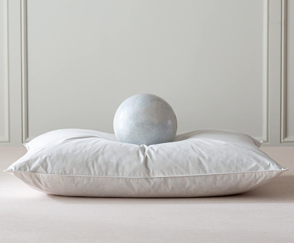 Luxury Feathers Down Pillow Queen/Standard Size, Hotel Quality Fluffy Bed Pillow