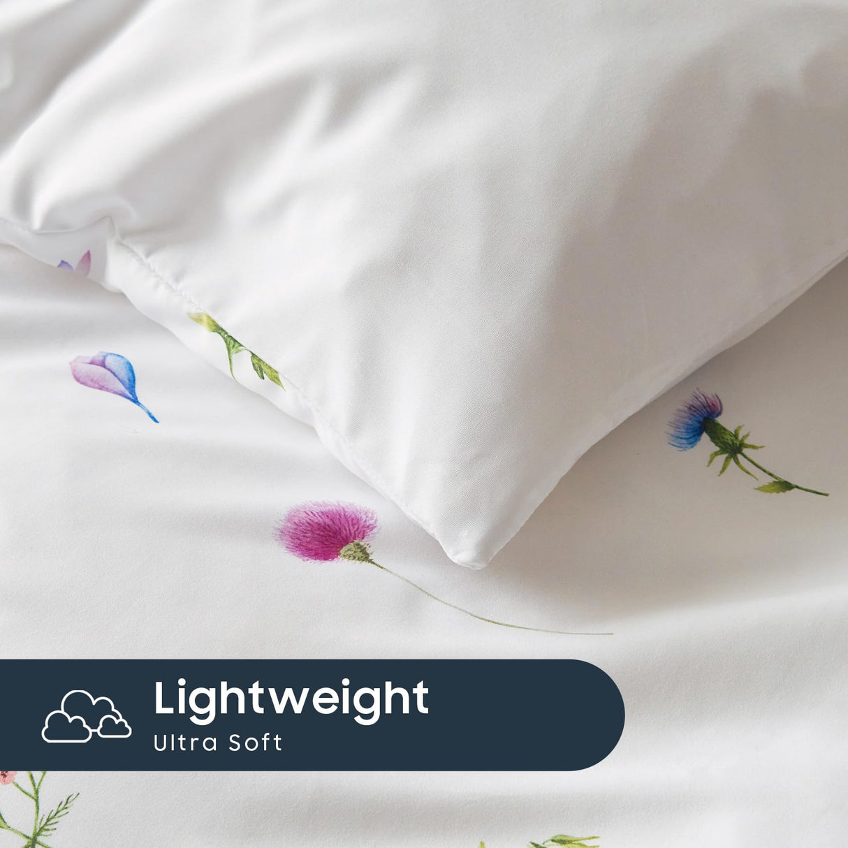 Floral Comforter Set, Cottagecore Cute Aesthetic Watercolor Tiny Flowers and Leaves,