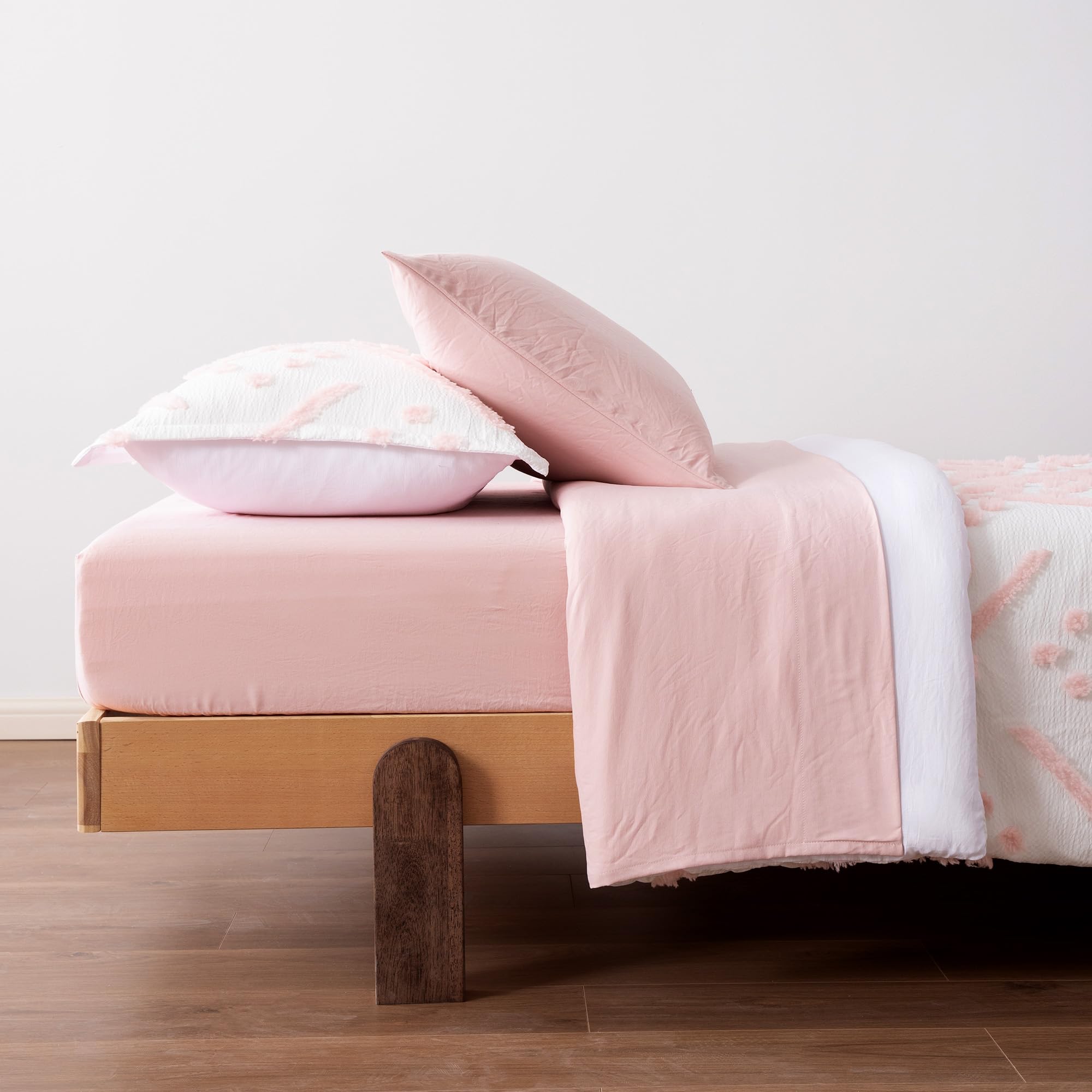 5-Piece Kids Bed-in-a-Bag Set - Jacquard Microfiber Comforter, Sheets & Pillowcases - Pink Tufted Twin