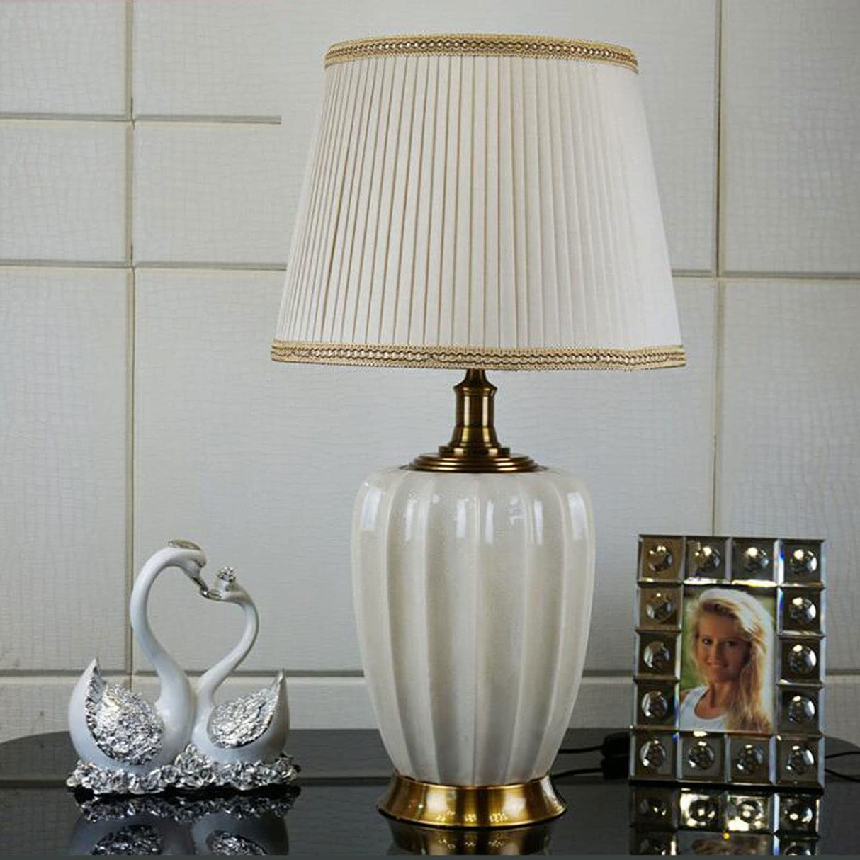 Desk Lamp Modern Table Lamp Ceramic Table Lamp with Fabric Shade for Living Room，