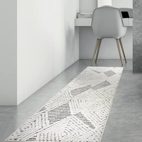 Palafito 8x10 Geometric Shag Diamond High-Low Pile Textured Indoor Area Rug (White