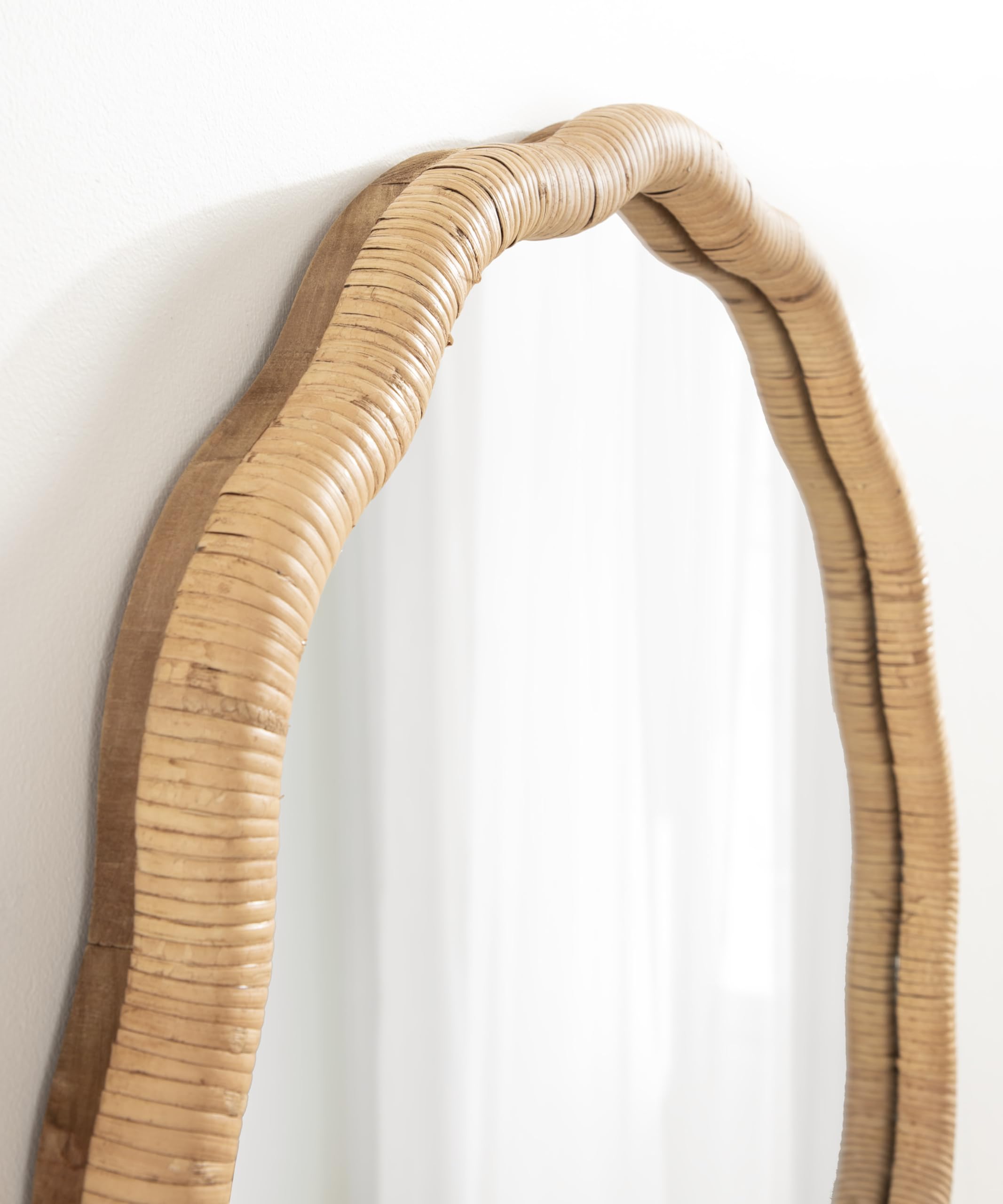 Rahfy Boho Scalloped Round Rattan Mirror, 26 Inch Diameter, Natural Wood