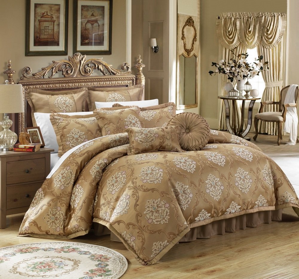 Piece Aubrey Decorator Upholstery Comforter Set and Pillows Ensemble, Queen, Gold