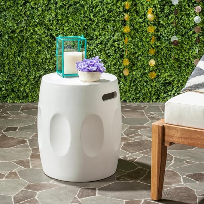 Outdoor Collection Zuri Modern Dark Grey Concrete Round Accent Table (Fully Assembled)