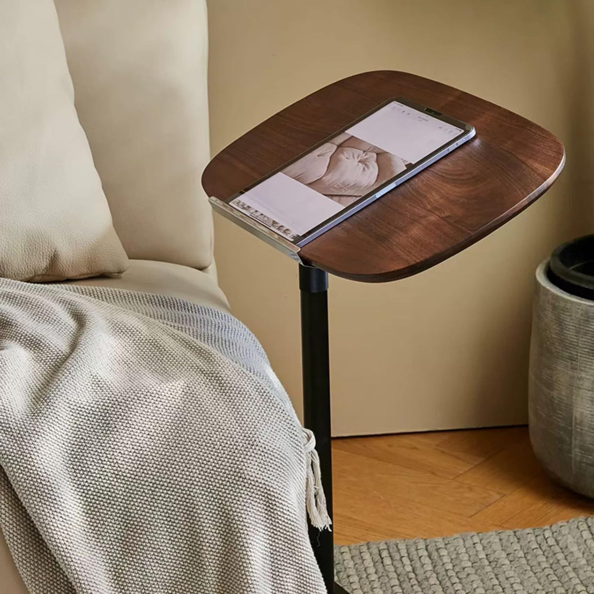 Modern Minimalist C-Shaped Side Table, Wooden Sofa Side Table with Adjustable