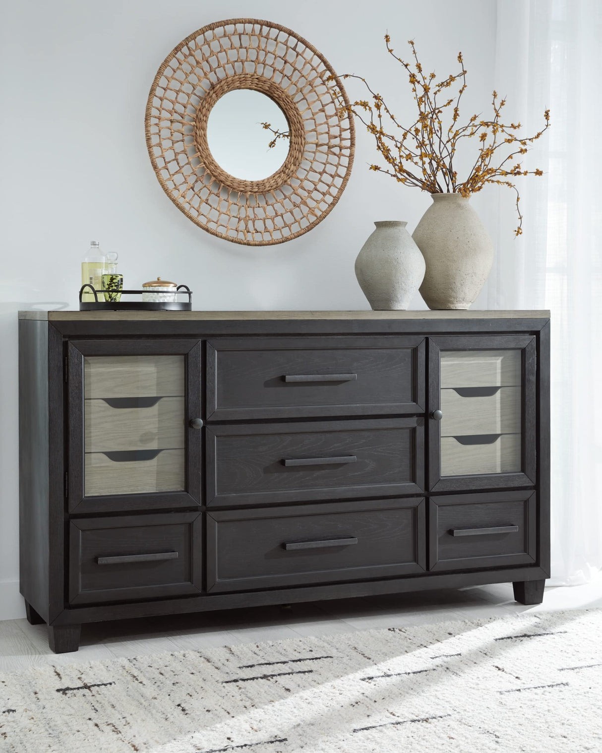 Foyland Contemporary Dresser with Felt-Lined Top Drawer