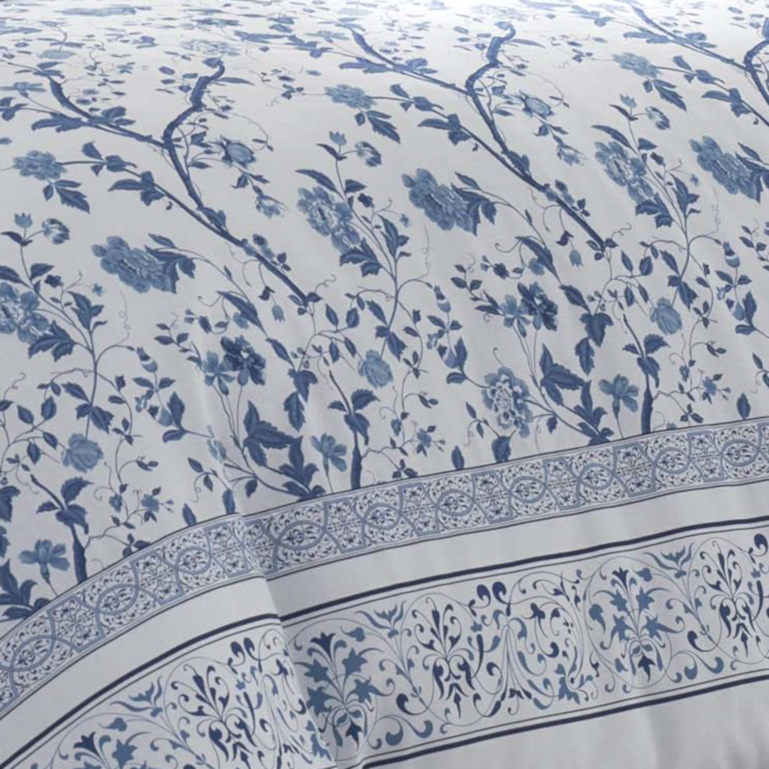 King Comforter Set, Cotton Bedding with Matching Shams & Bed Skirt, Stylish Home Decor