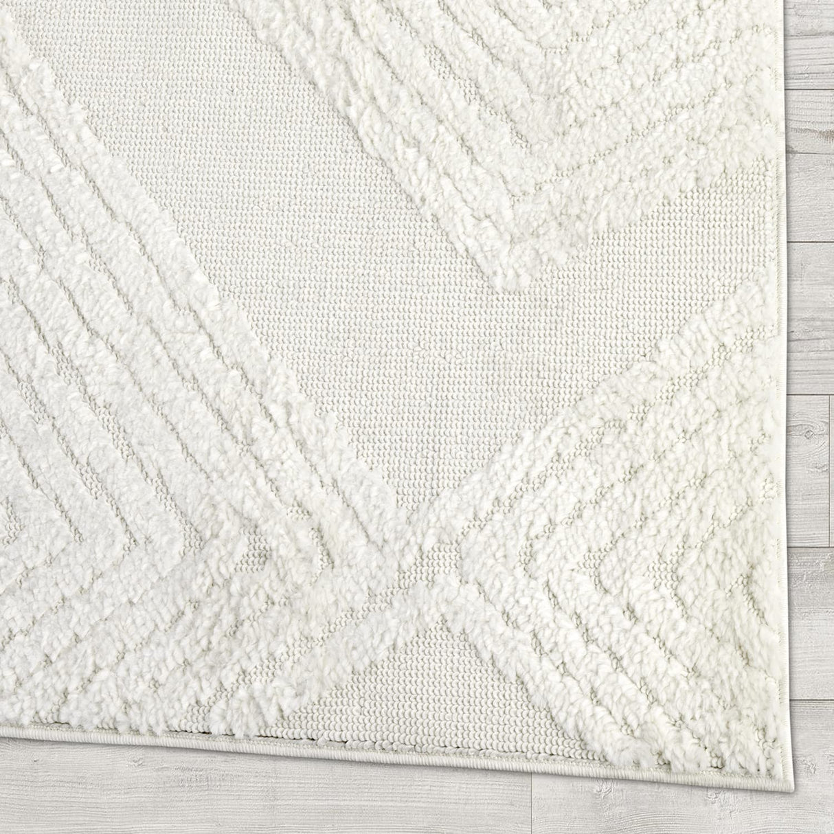 Palafito 8x10 Geometric Shag Diamond High-Low Pile Textured Indoor Area Rug (White