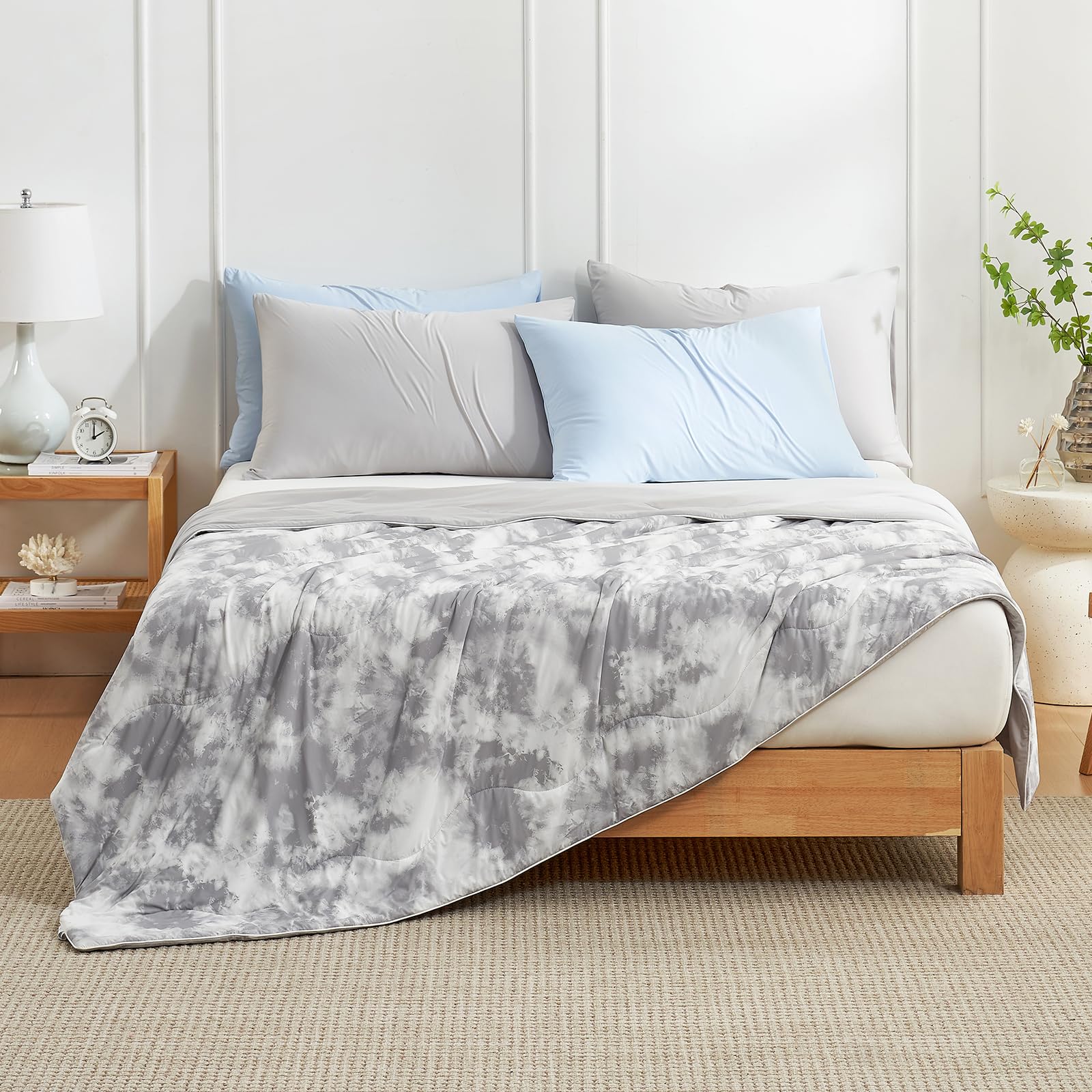 Cooling Comforter Queen Size, Cooling Blankets for Hot Sleepers and Night Sweats