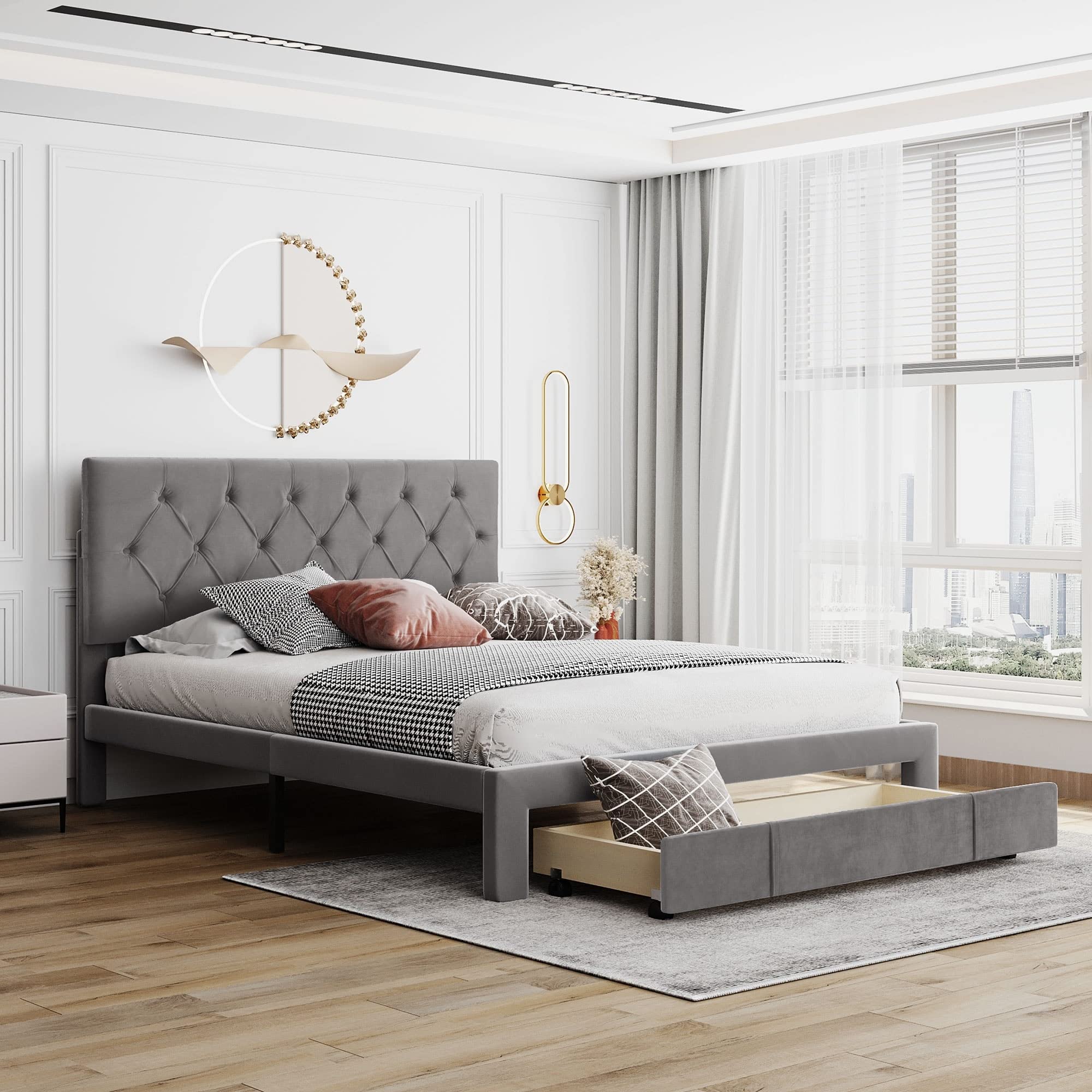 Queen Size Storage Bed Velvet Upholstered Platform Bed