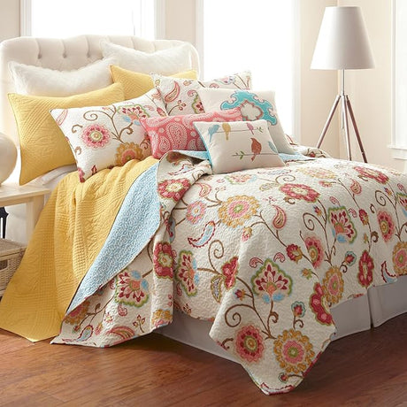 Ashbury Spring Quilt Set - Full/Queen Quilt + Two Standard Pillow Shams - Floral in Ivory