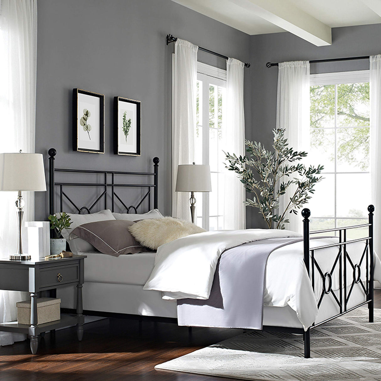 Montgomery Bed Set, Black, Queen