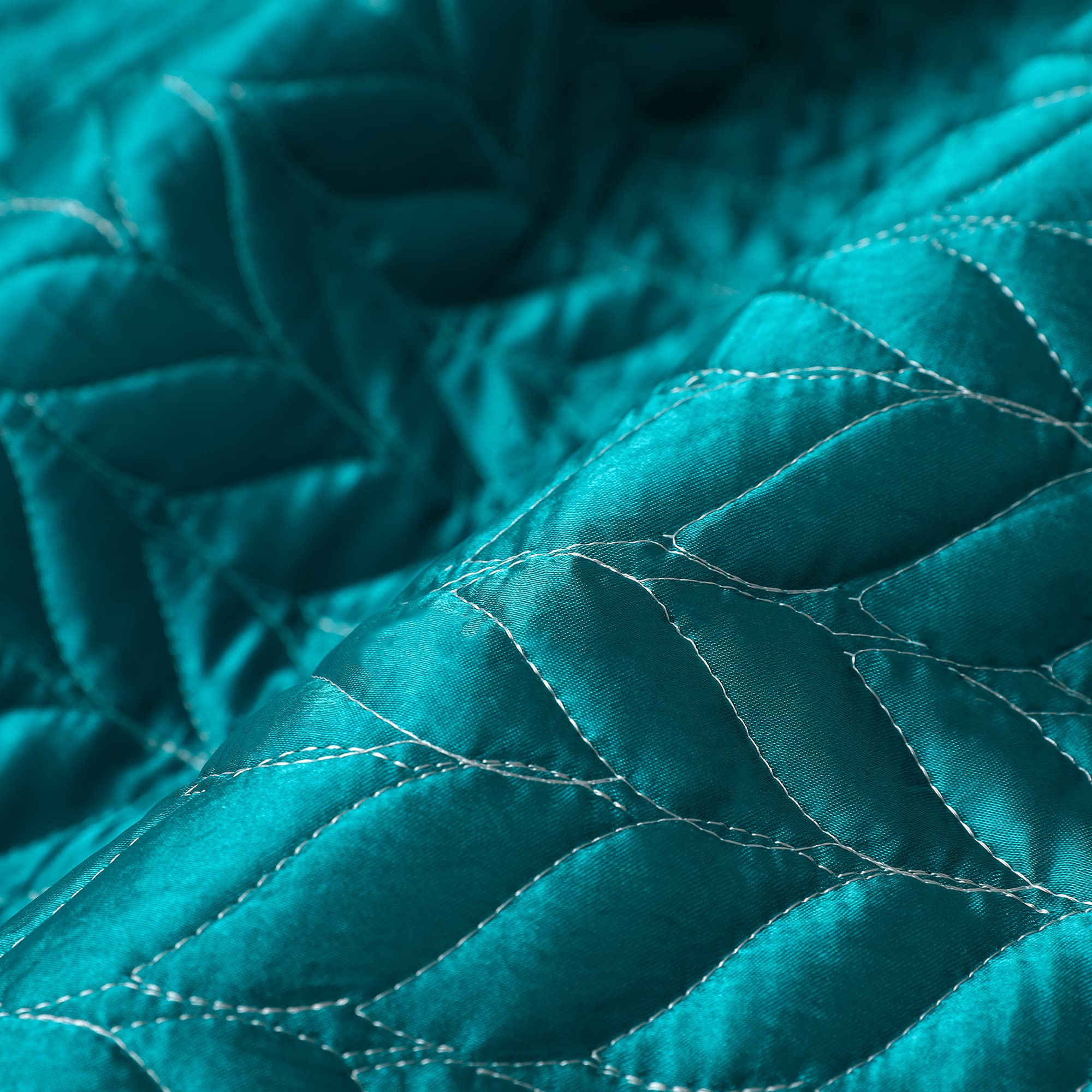 Luxury Reversible Lightweight Bedspreads Covelets for All Seasons
