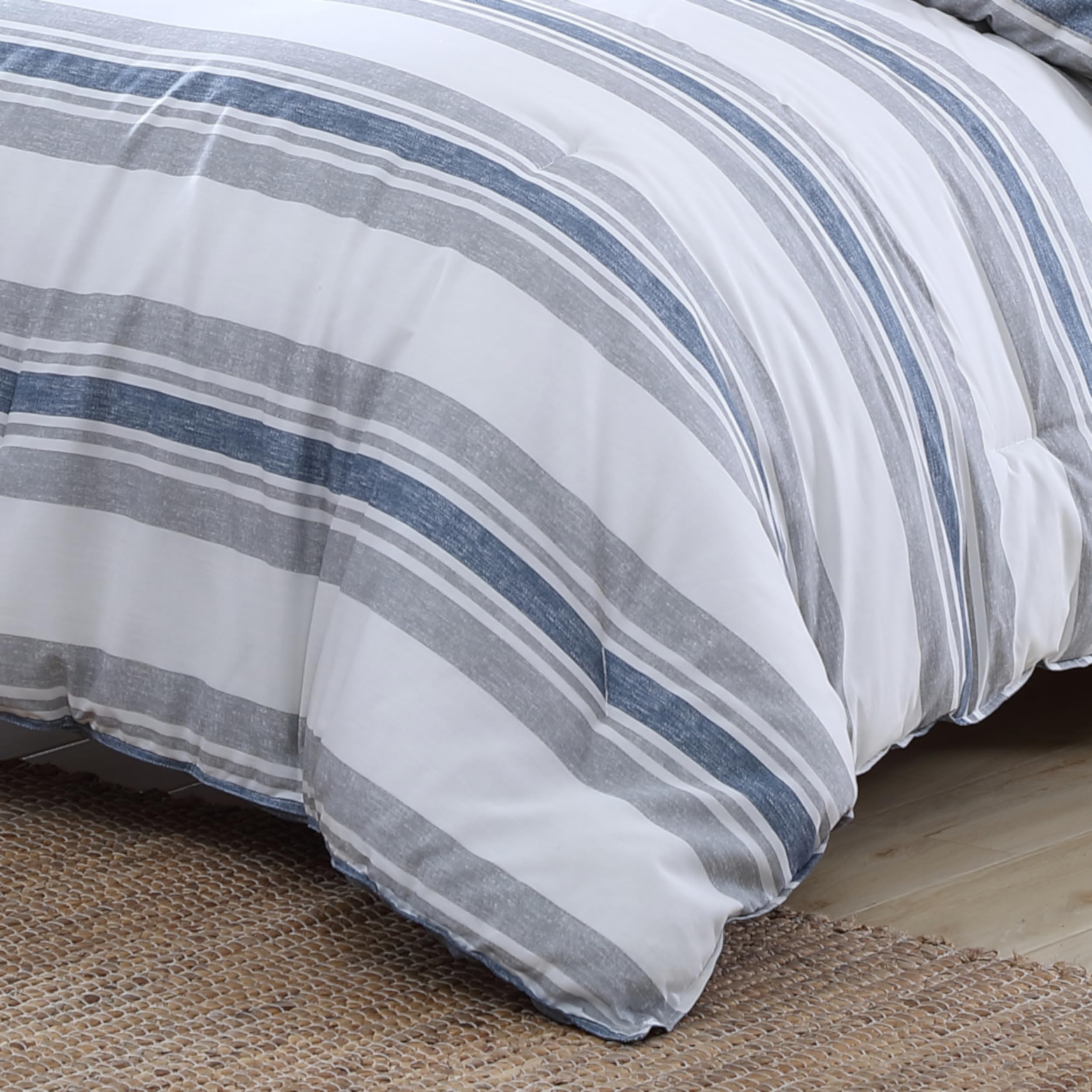 Reversible King Comforter Set - Bay Shore Navy with Shams