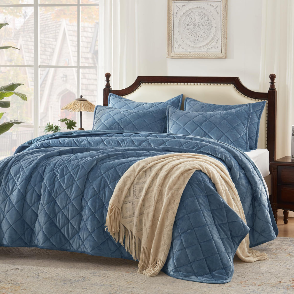 Luxury Velvet Queen Quilt Set, Ultra Soft Lightweight Quilted Velvet Comforter, Diamond