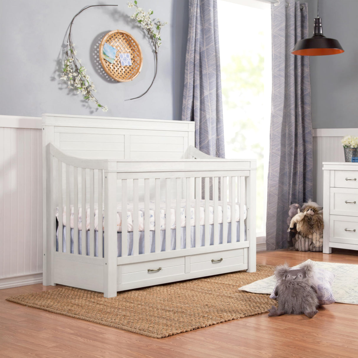 Wesley Farmhouse 4-in-1 Convertible Storage Crib in Heirloom White