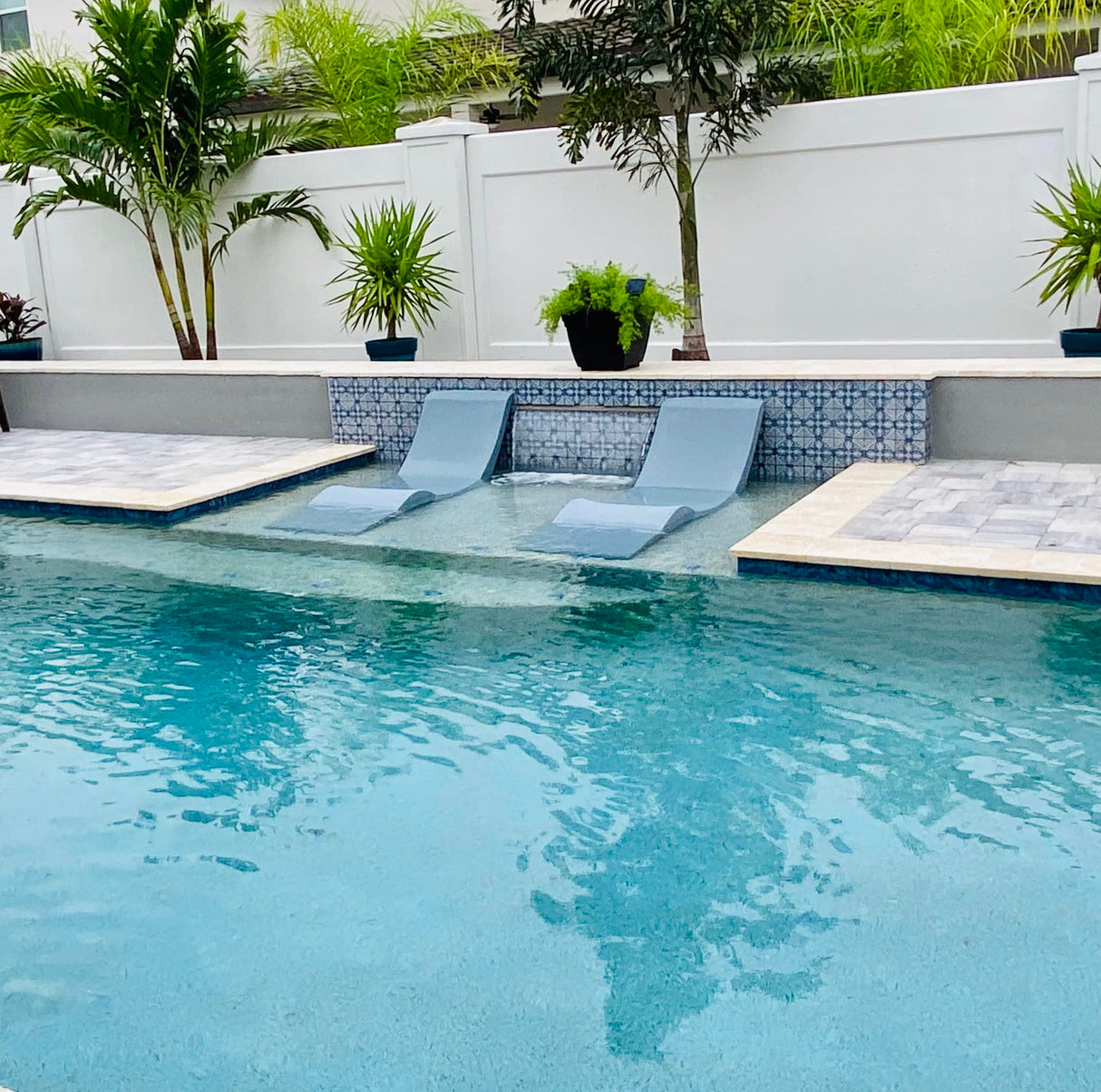 Outdoors - in-Pool Chaise Lounger - Pool & Sun Shelf Lounge Chair - Designed