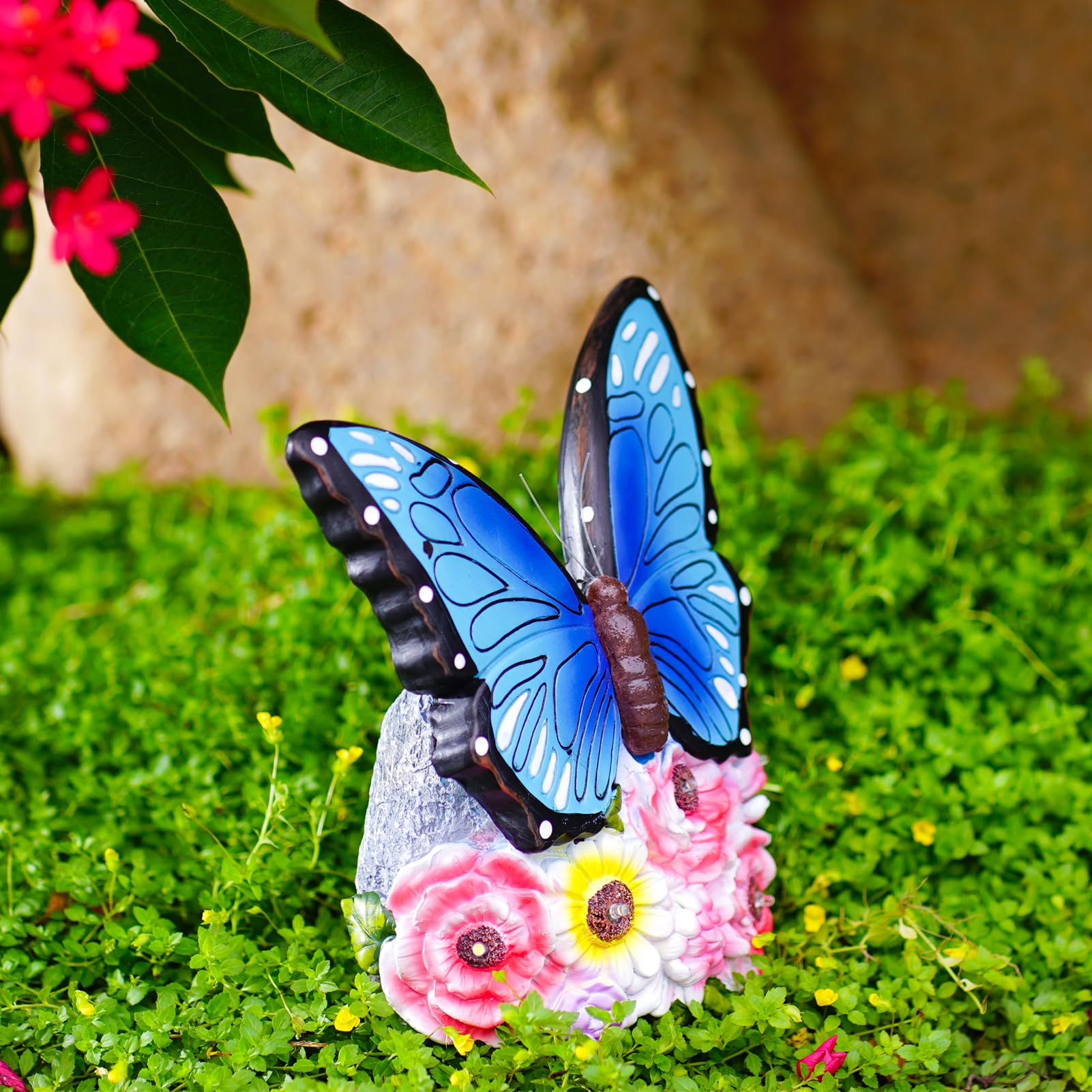 Pohabery Garden Statues Butterfly Decoration Resin Solar Butterfly Light Outdoor Decorations Garden Decoration Gifts for Mom