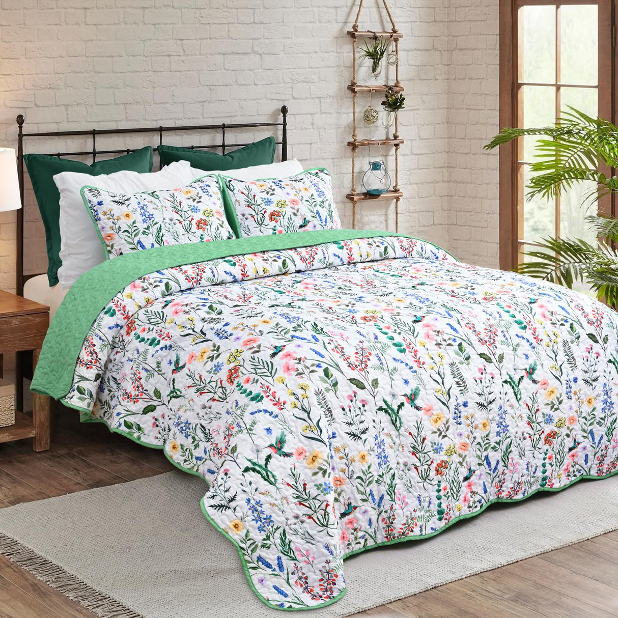 Floral Quilt Queen Size Lightweight Reversible Bedspread Coverlet Set 3 Piece Microfiber