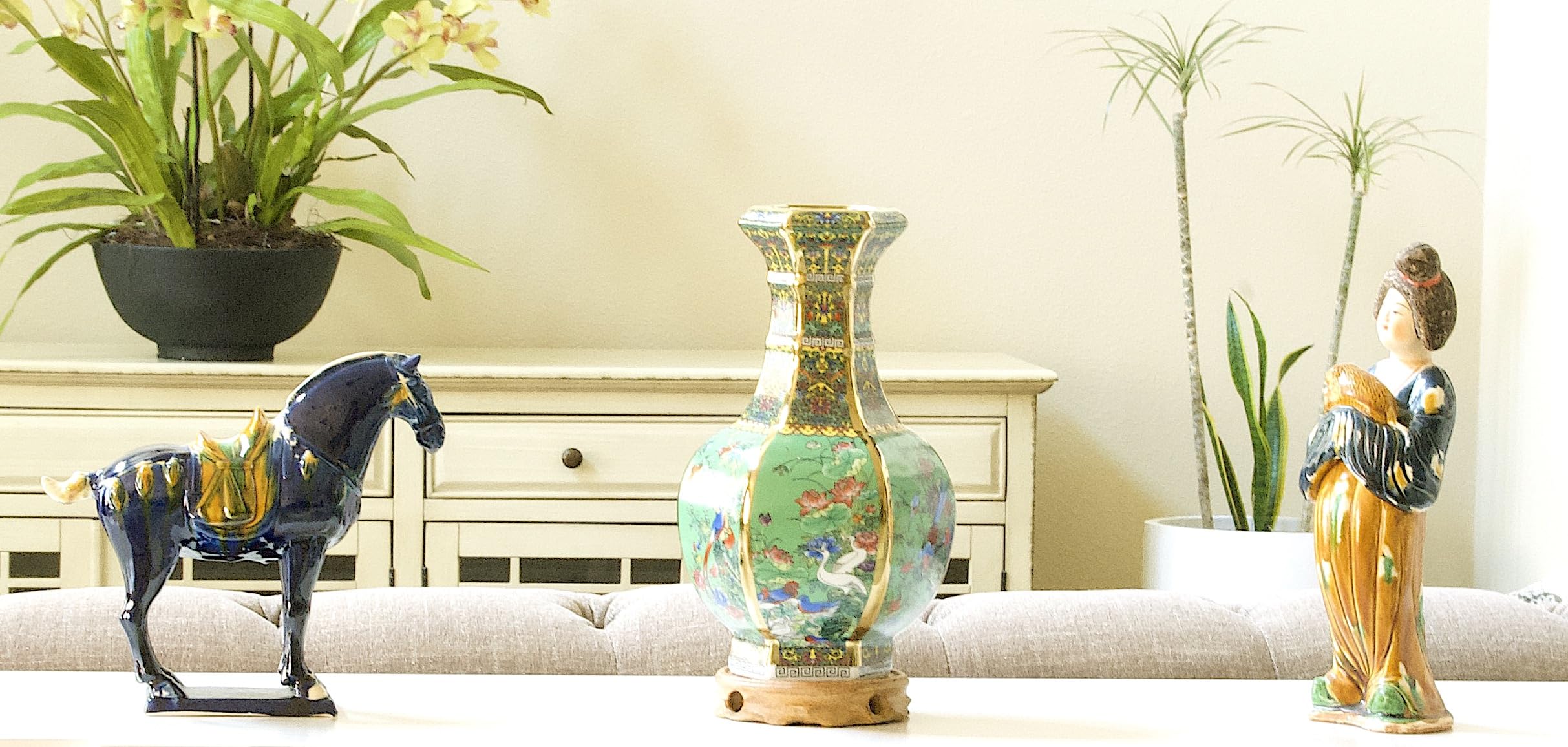 Green Porcelain Vase (Height: 10 3/4"), Golden line, Chinese Painting
