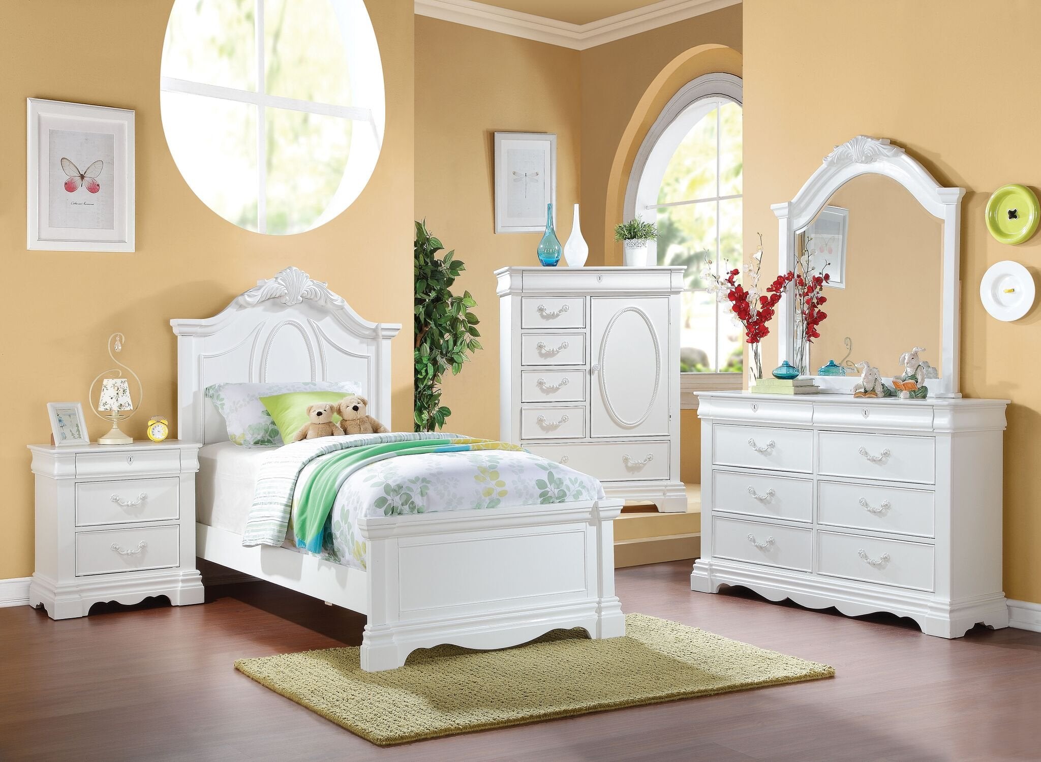Simple Elegant White Finish 3-Drawer Nightstand