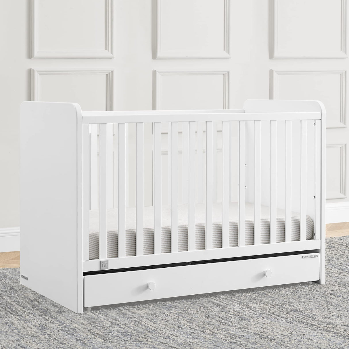 GAP babyGap Graham 4-in-1 Convertible Crib with Storage Drawer - Greenguard Gold Certified, Bianca White