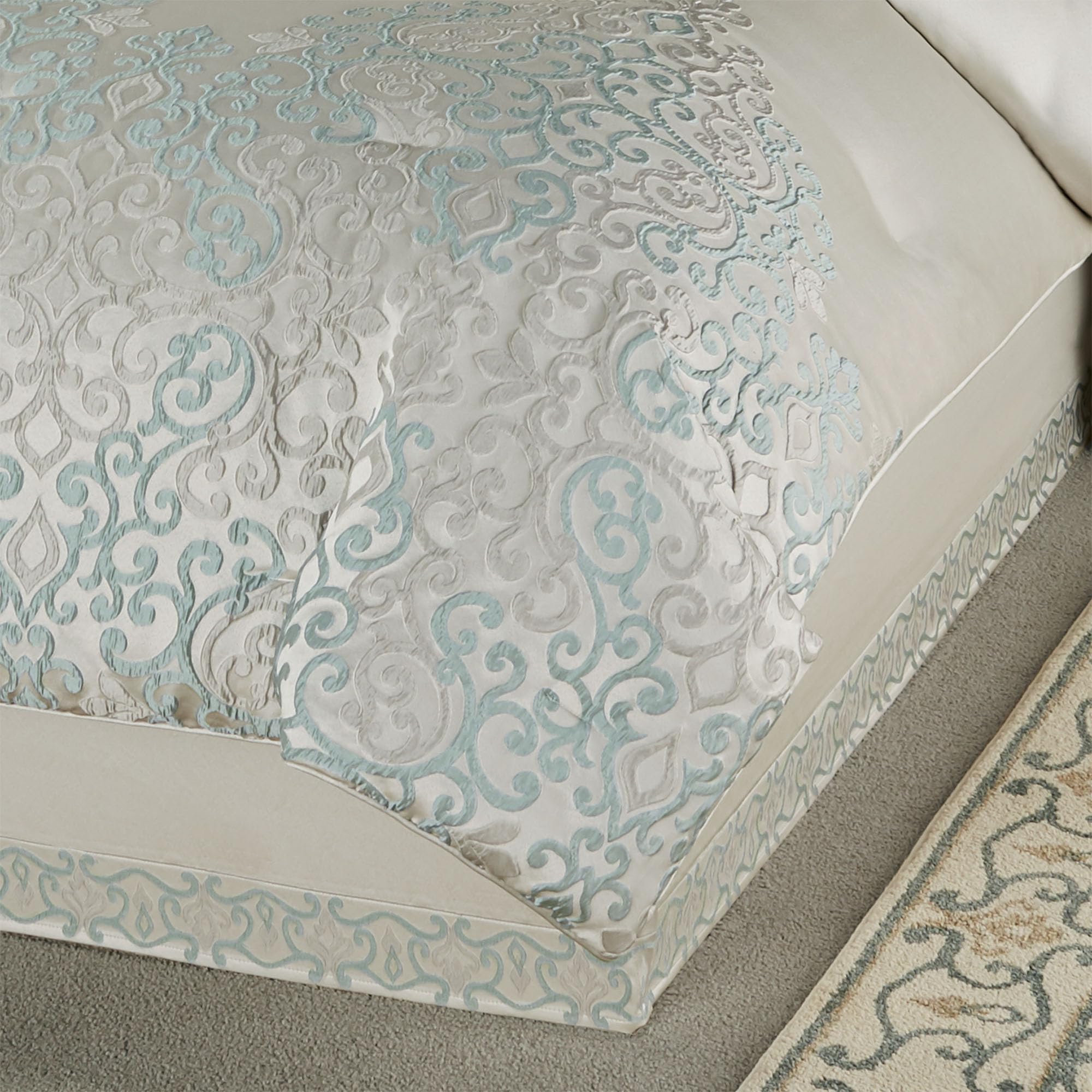 Avalon 11-Piece Queen Comforter Set - Jacquard Woven Scroll in Oyster Spa Silver Gray