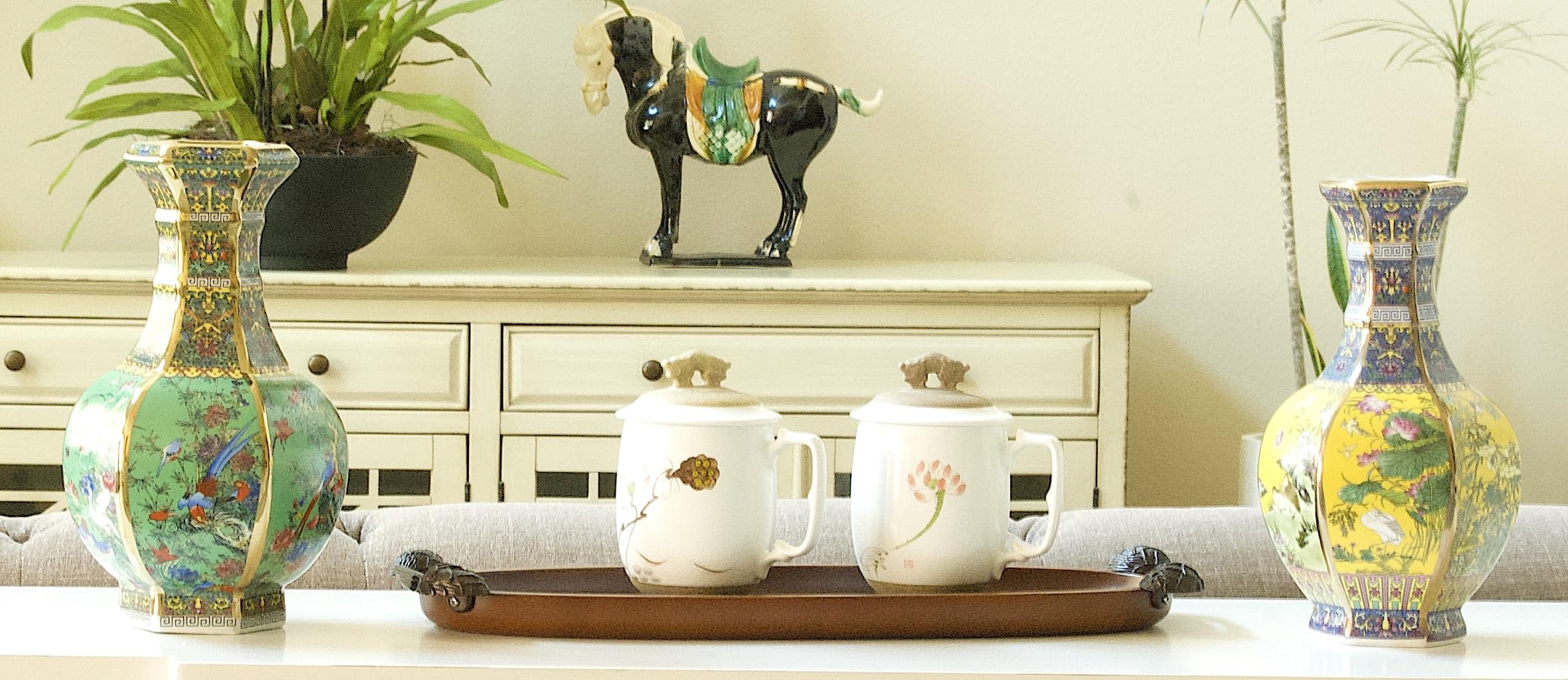 Green Porcelain Vase (Height: 10 3/4"), Golden line, Chinese Painting