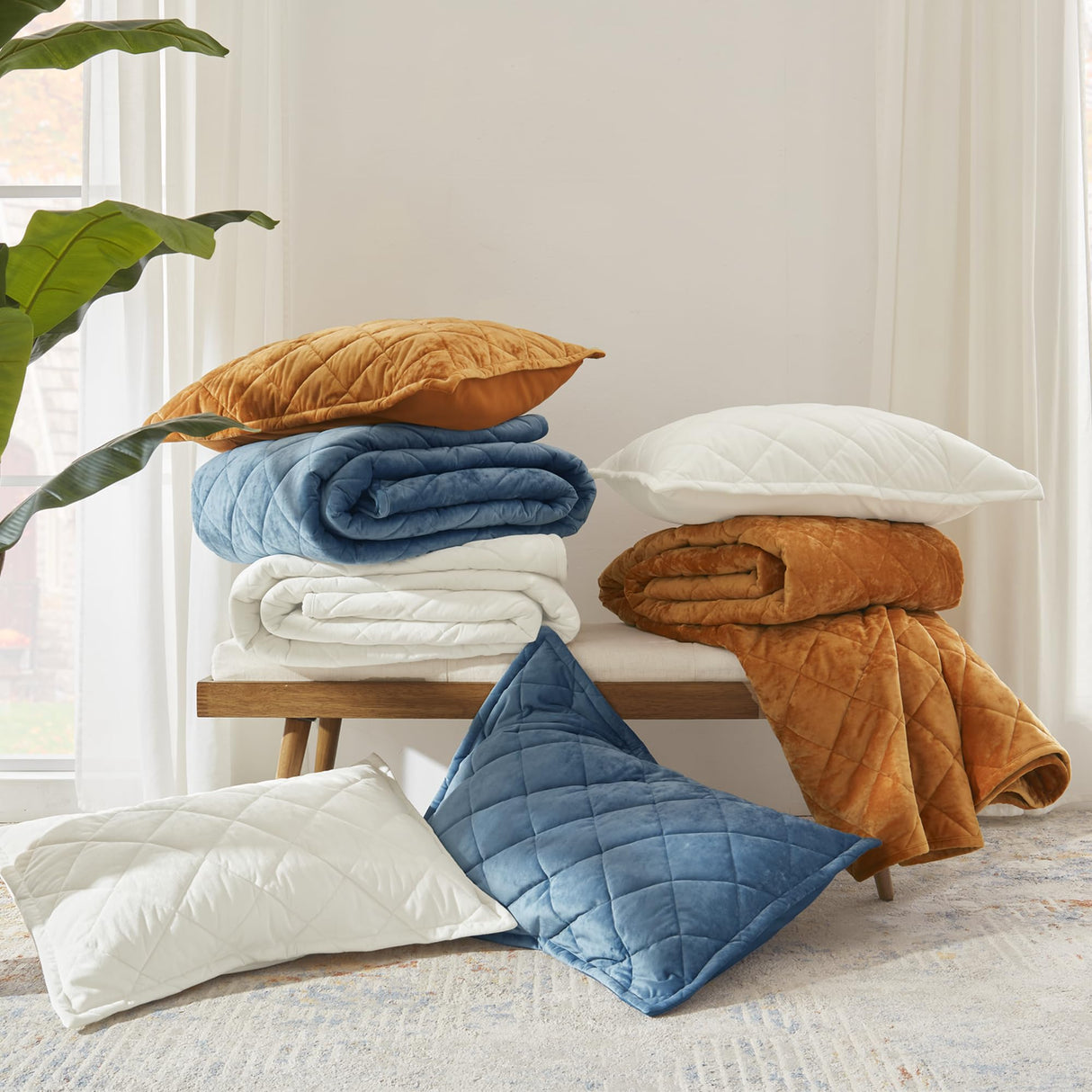 Luxury Velvet Queen Quilt Set, Ultra Soft Lightweight Quilted Velvet Comforter, Diamond