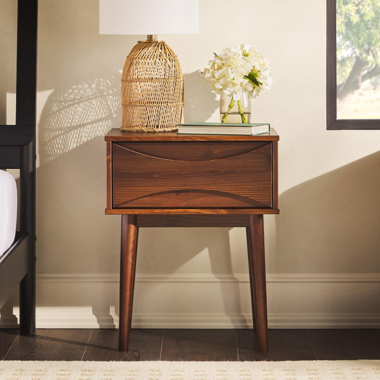 Modern Solid Wood Retro 1-Drawer Nightstand, 25 Inch, Walnut