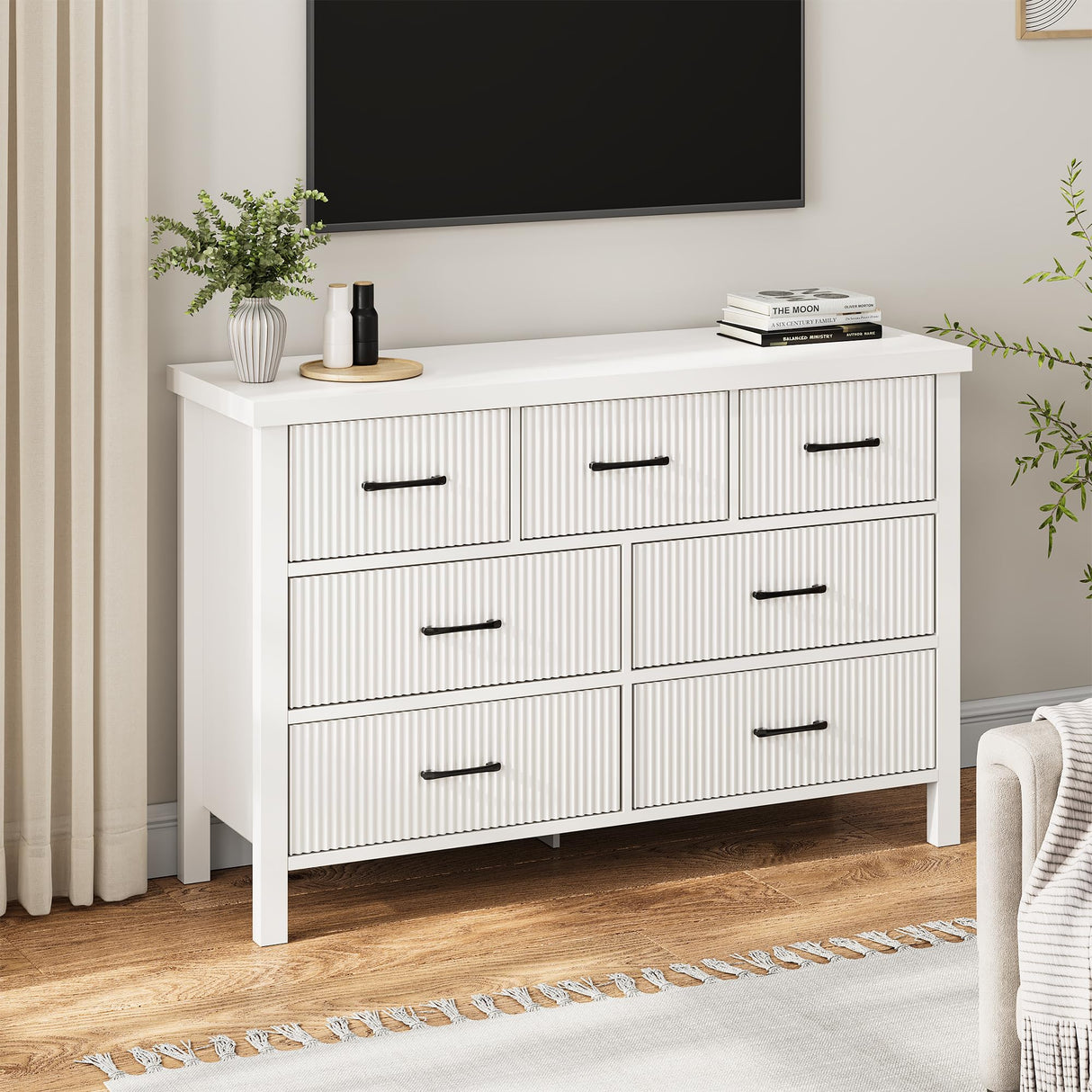 White Dresser 7 Drawer Dresser for Bedroom, Modern Fluted Dresser with Solid Wood