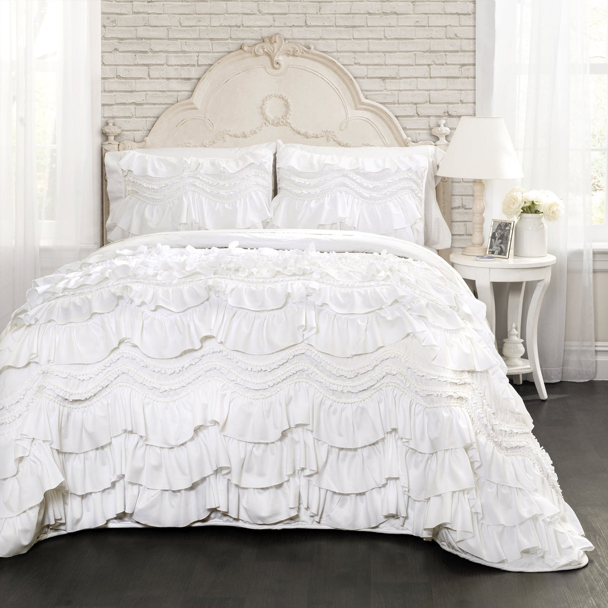 Kemmy Quilt - Ruffled Textured 3 Piece Full Queen Size Bedding Set, White