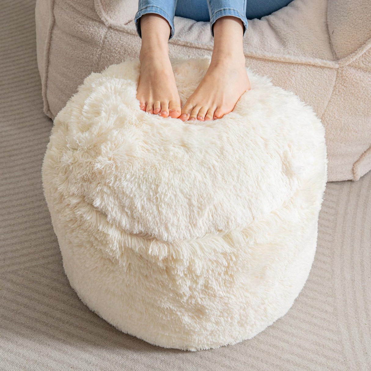 Round Stuffed Pouf Ottoman, Long Faux Fur Poufs with Foam Chunk Filling