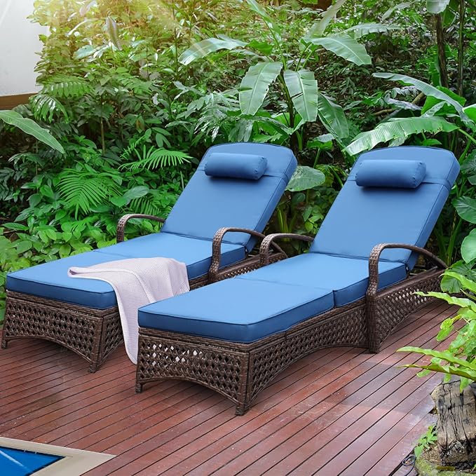 Chaise Lounge Outdoor Wicker Lounge Chair with Wheels