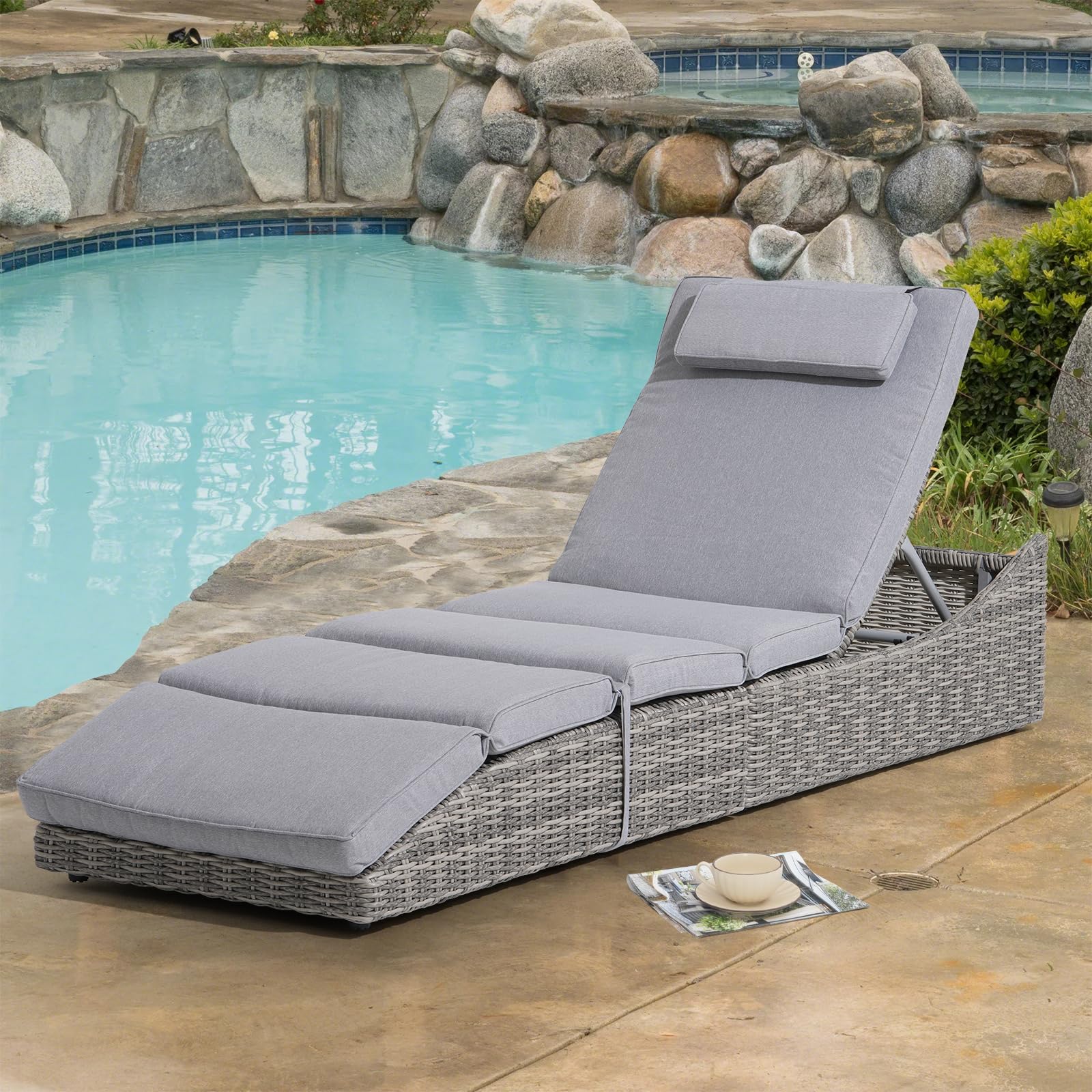 Murago Outdoor Aluminum Chaise Lounge Chairs, Set of 2 with 5 Adjustable Backrest, No Assembly Required, Lightweight, Foldable, Portable Chair Furniture for Pool, Deck, Lawn, or Beach Begie