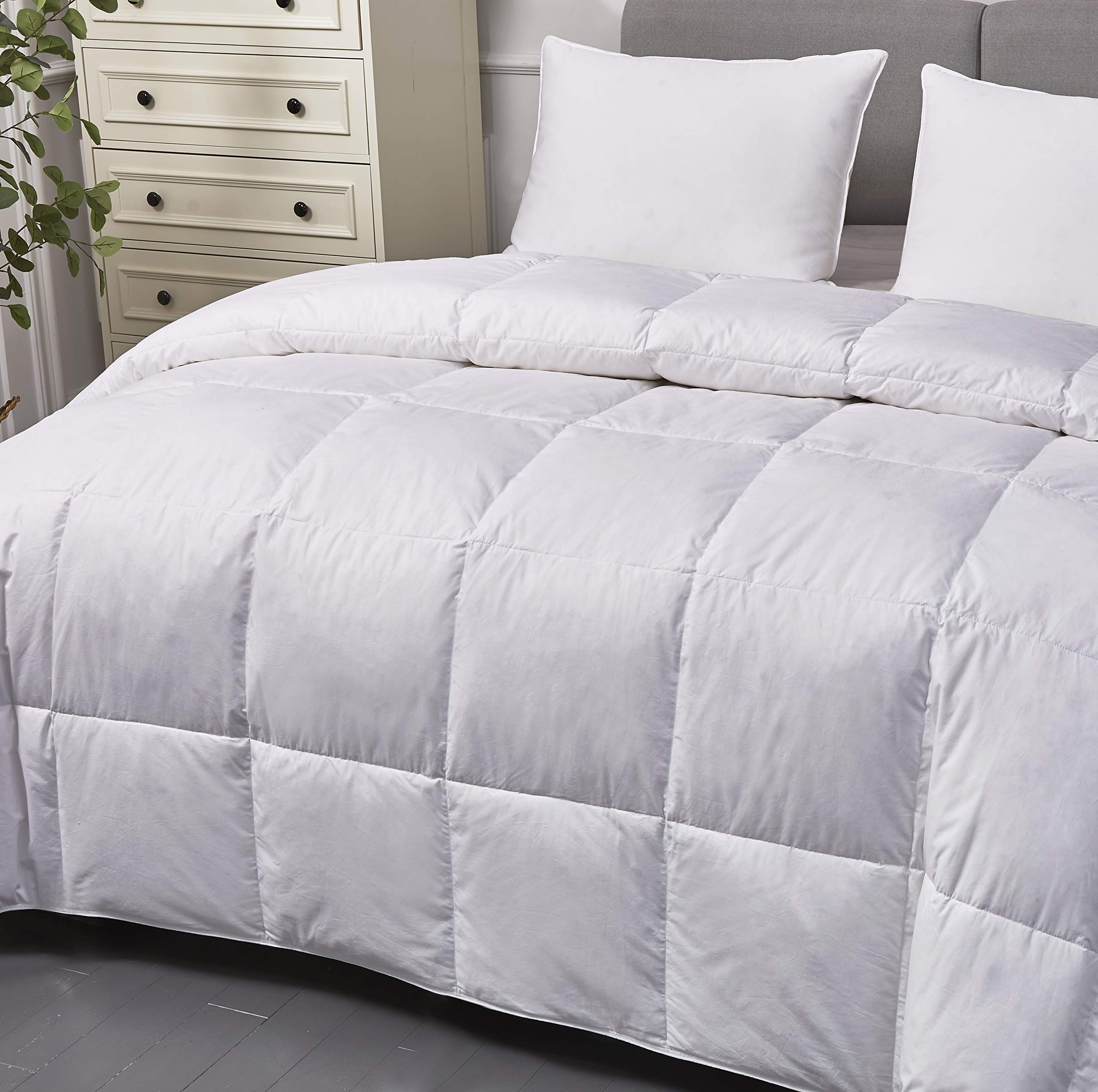 Oversized Hungarian White Goose Down Comforter King in White color