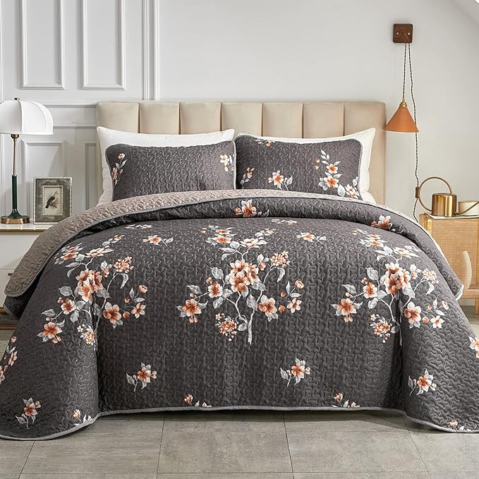 Green Leaves Printed on White Reversible Bedspread Coverlet Set