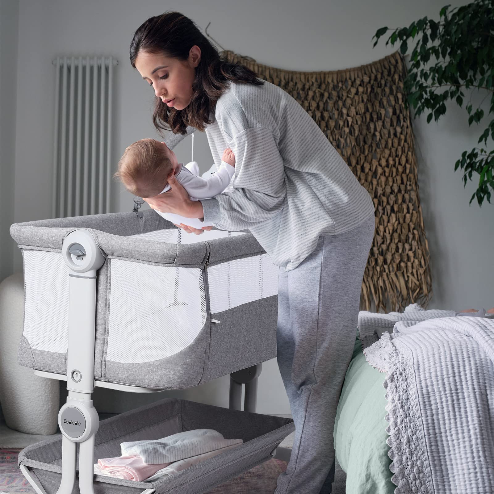 Baby Bassinet Bedside Sleeper with Storage Basket,Wheels & Hanging Toys