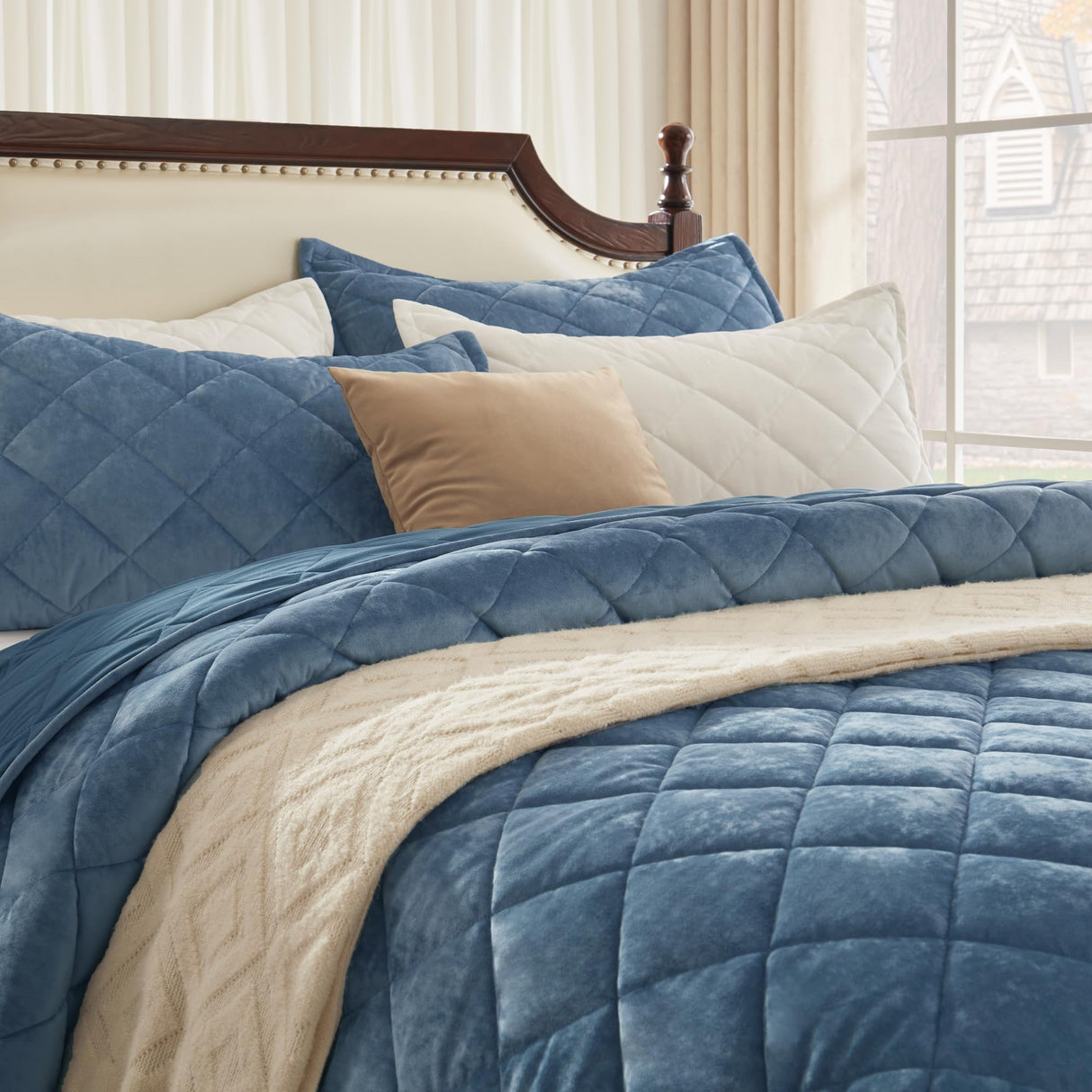 Luxury Velvet Queen Quilt Set, Ultra Soft Lightweight Quilted Velvet Comforter, Diamond
