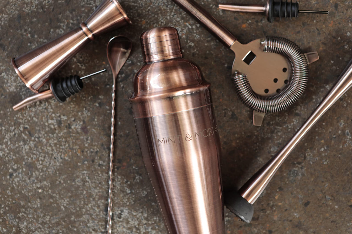 Cocktail Shaker Set, 7-Piece Bartender Kit with Stand, 24oz Martini Shaker Bottle Stainless