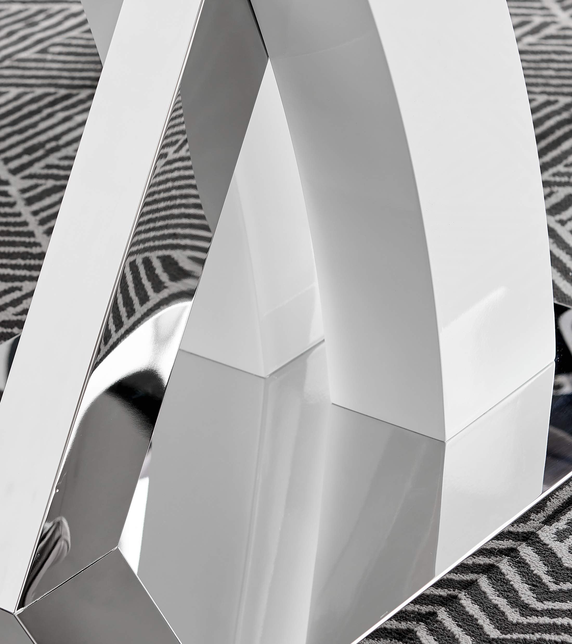 Atlanta White High Gloss Dining Table with Chrome Base & 4 Willow Chairs