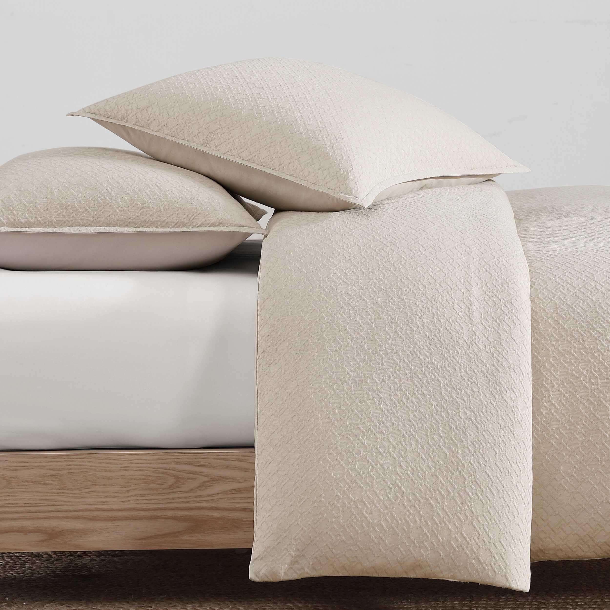 Cotton Matelassé Comforter Set - Full/Queen Beige Textured Bedding with Shams